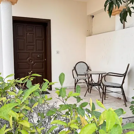 Chic 3-Br Tala Almajd Villas In Upscale District Alnahdah Family Only-2